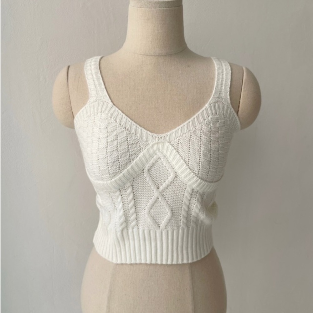 Forever 21 Women's Ribbed Cable Knit Sweater Tank Top in White | Medium